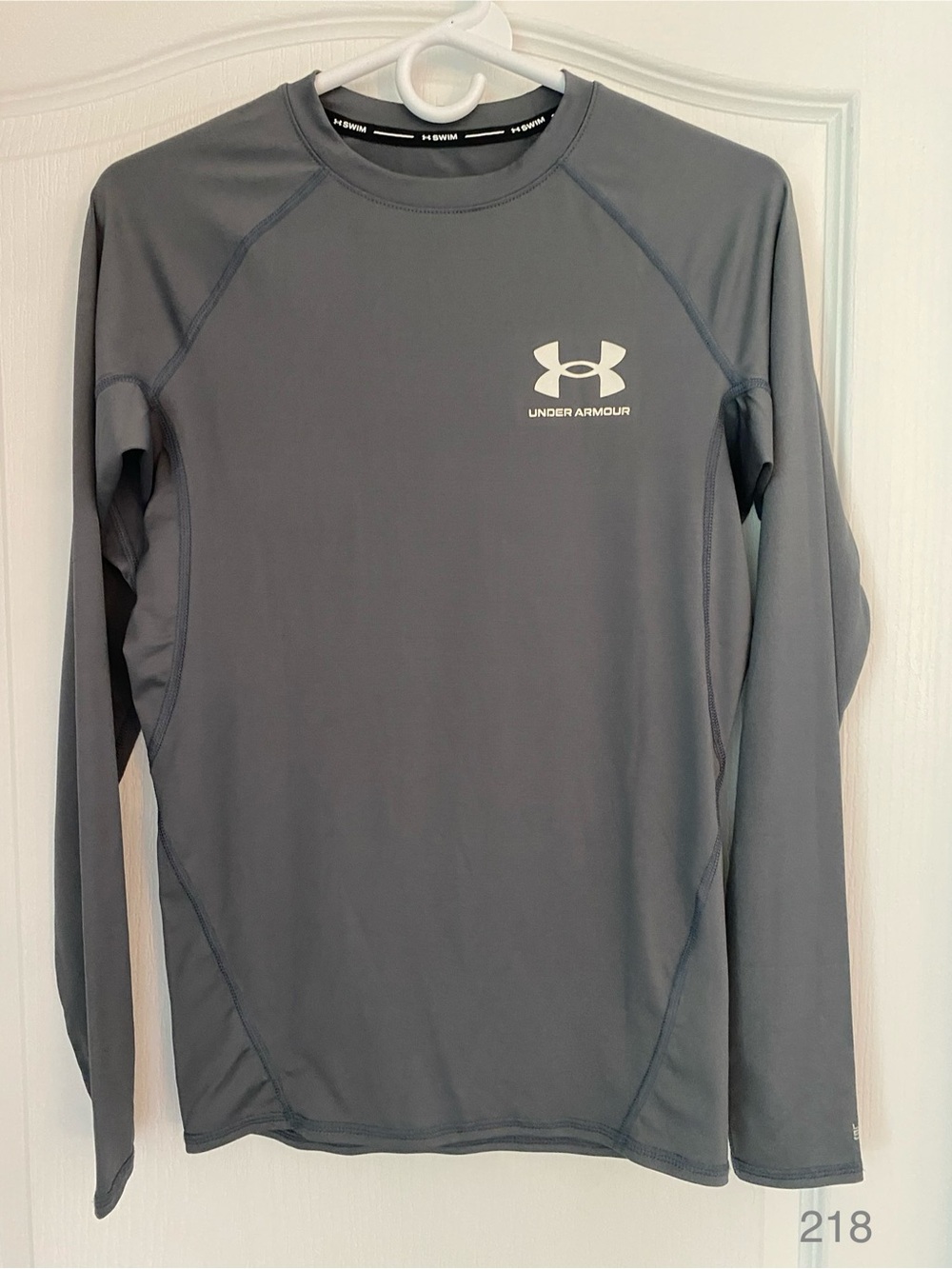 Under Armour Men’s Long Sleeve Swim Rash Guard - Gray